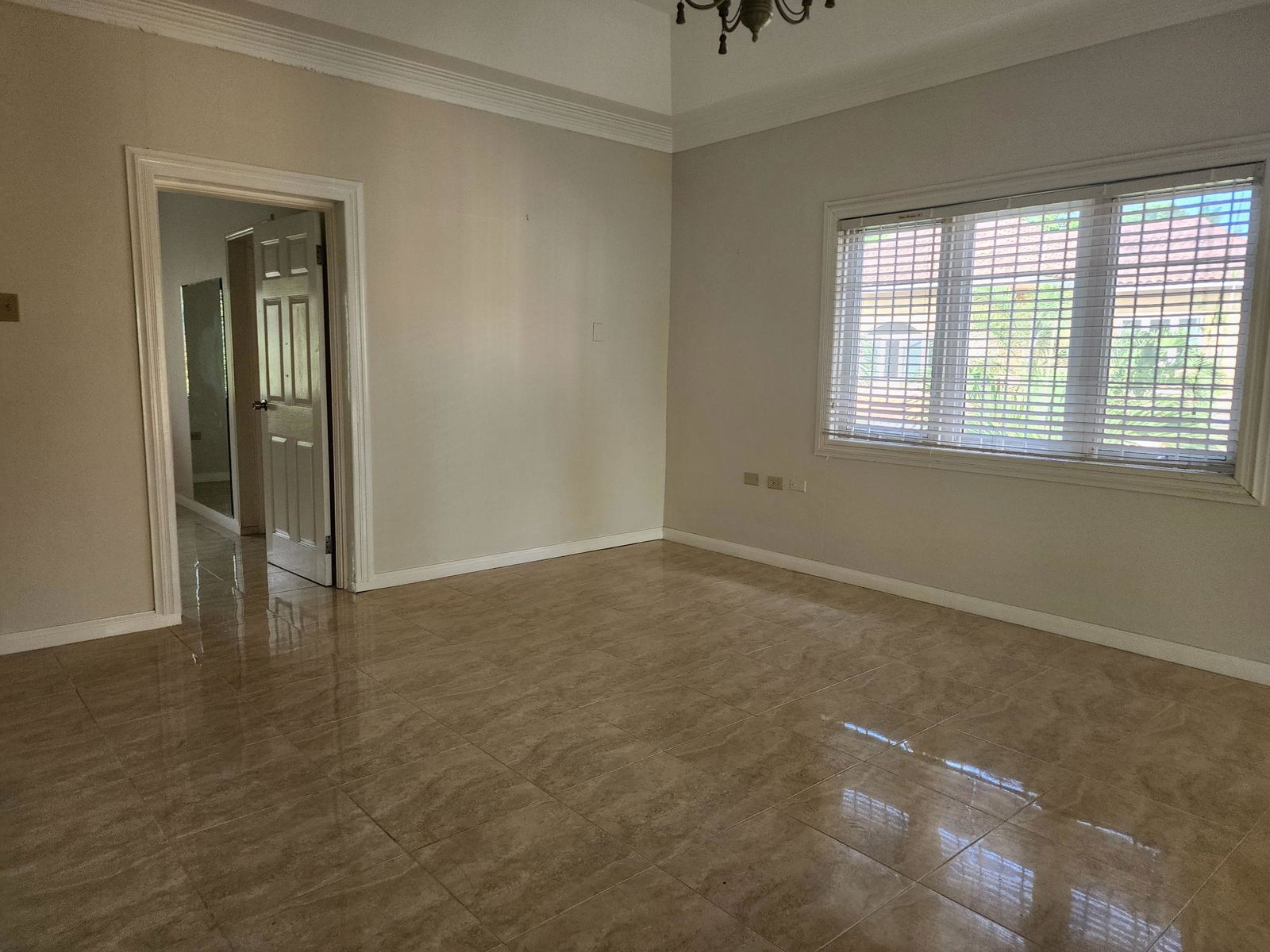 Spacious-5-Bedroom-Townhouse-For-Sale-in-St.-Andrew-Jamaica-11-19-21-Farringdon-Drive Fifteenth image of 11-19-21 Farringdon Drive in Kingston 6, St. Andrew, Jamaica - property is For Sale