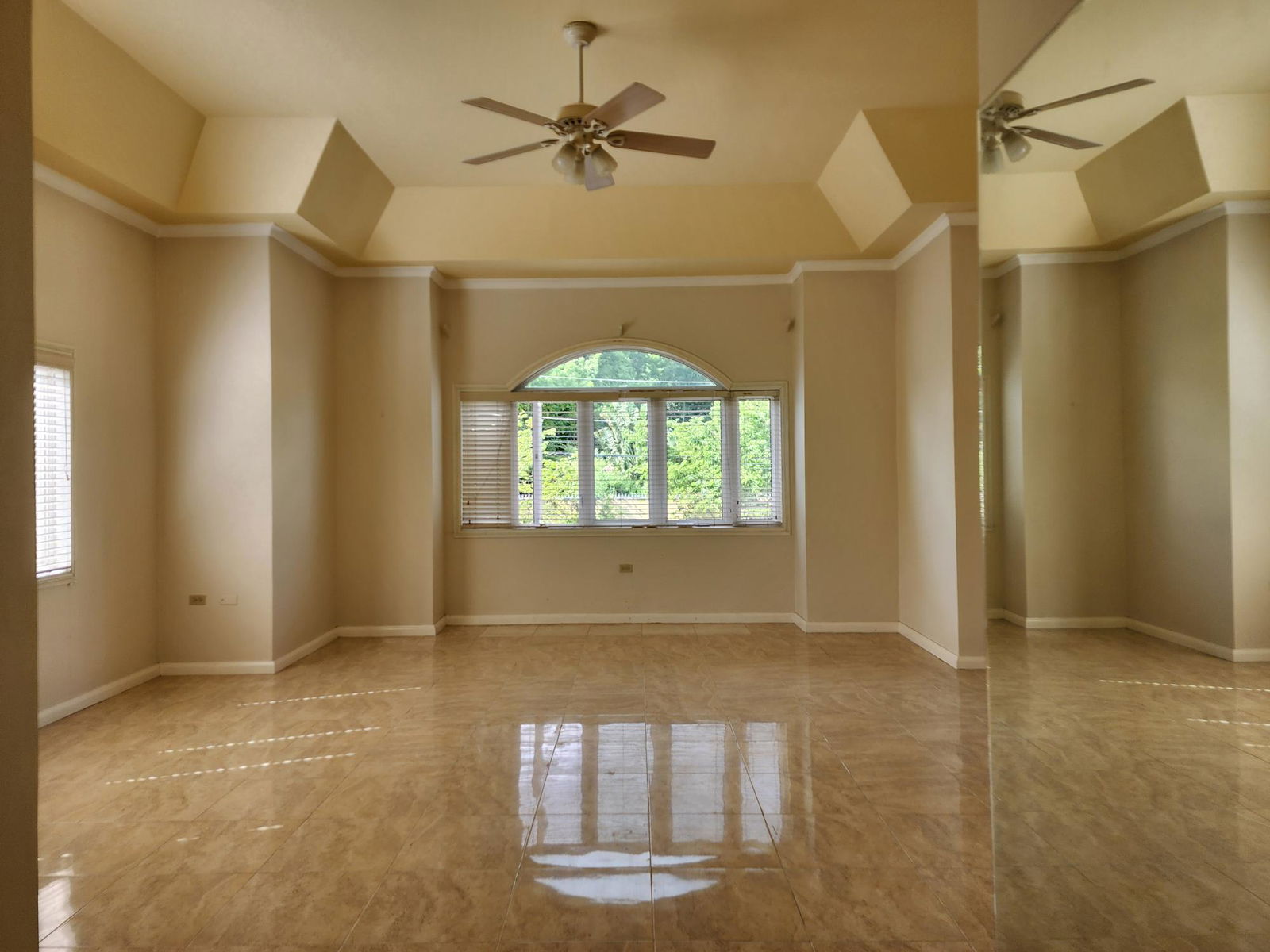 Spacious-5-Bedroom-Townhouse-For-Sale-in-St.-Andrew-Jamaica-11-19-21-Farringdon-Drive Sixteenth image of 11-19-21 Farringdon Drive in Kingston 6, St. Andrew, Jamaica - property is For Sale