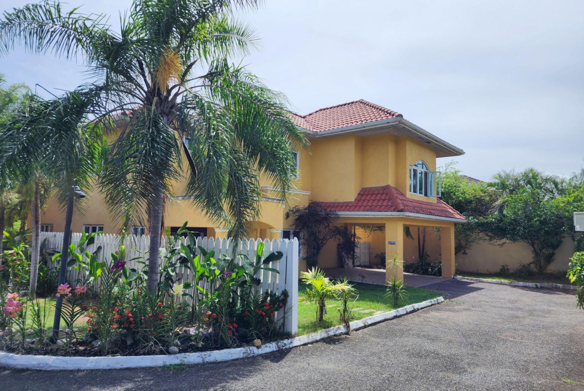 Seventeenth image of 11-19-21 Farringdon Drive in Kingston 6, St. Andrew, Jamaica - property is For Sale