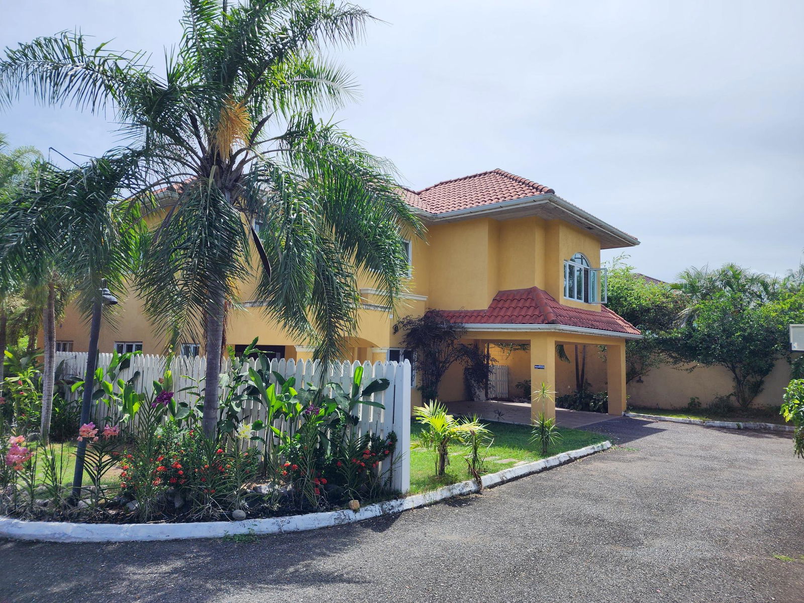 Spacious-5-Bedroom-Townhouse-For-Sale-in-St.-Andrew-Jamaica-11-19-21-Farringdon-Drive Seventeenth image of 11-19-21 Farringdon Drive in Kingston 6, St. Andrew, Jamaica - property is For Sale