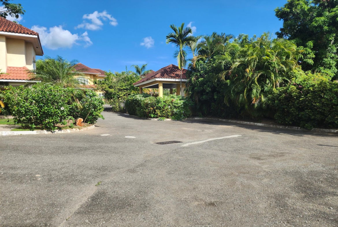 Nineteenth image of 11-19-21 Farringdon Drive in Kingston 6, St. Andrew, Jamaica - property is For Sale