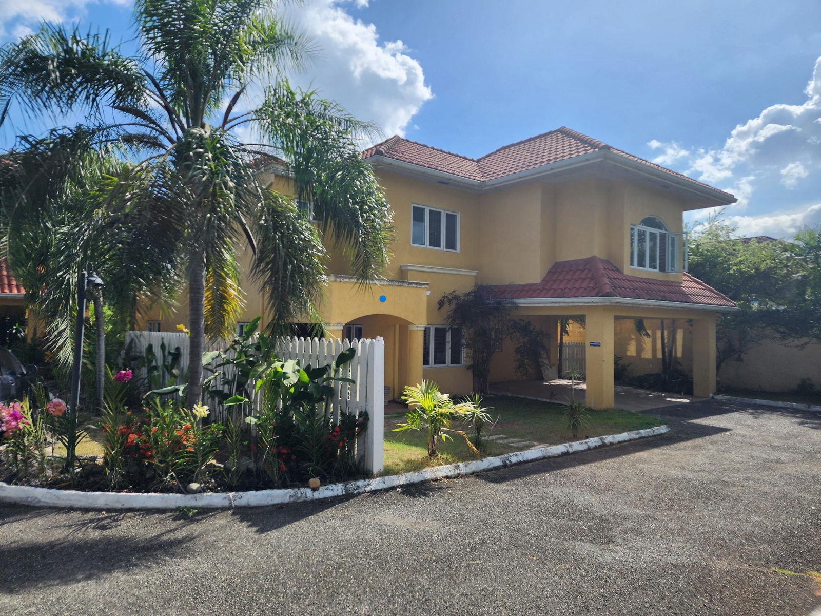 Spacious-5-Bedroom-Townhouse-For-Sale-in-St.-Andrew-Jamaica-11-19-21-Farringdon-Drive Third image of 11-19-21 Farringdon Drive in Kingston 6, St. Andrew, Jamaica - property is For Sale