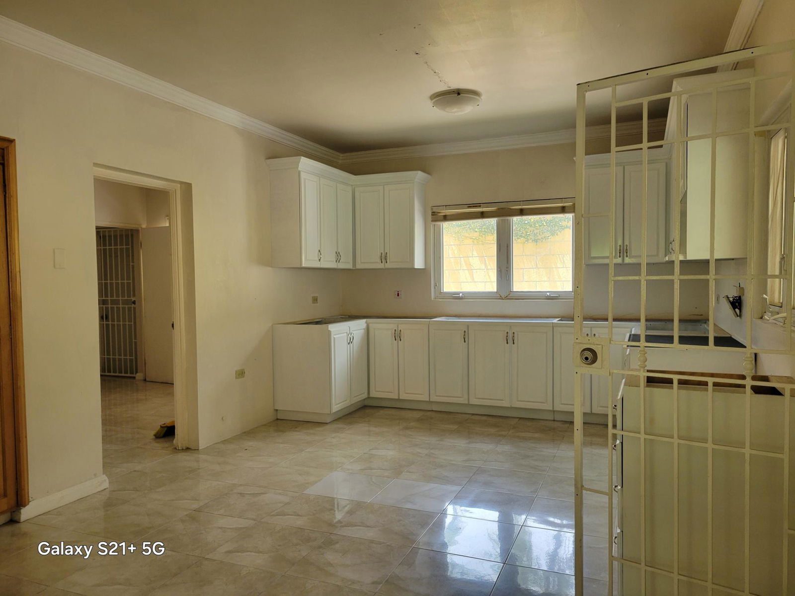 Spacious-5-Bedroom-Townhouse-For-Sale-in-St.-Andrew-Jamaica-11-19-21-Farringdon-Drive Fifth image of 11-19-21 Farringdon Drive in Kingston 6, St. Andrew, Jamaica - property is For Sale