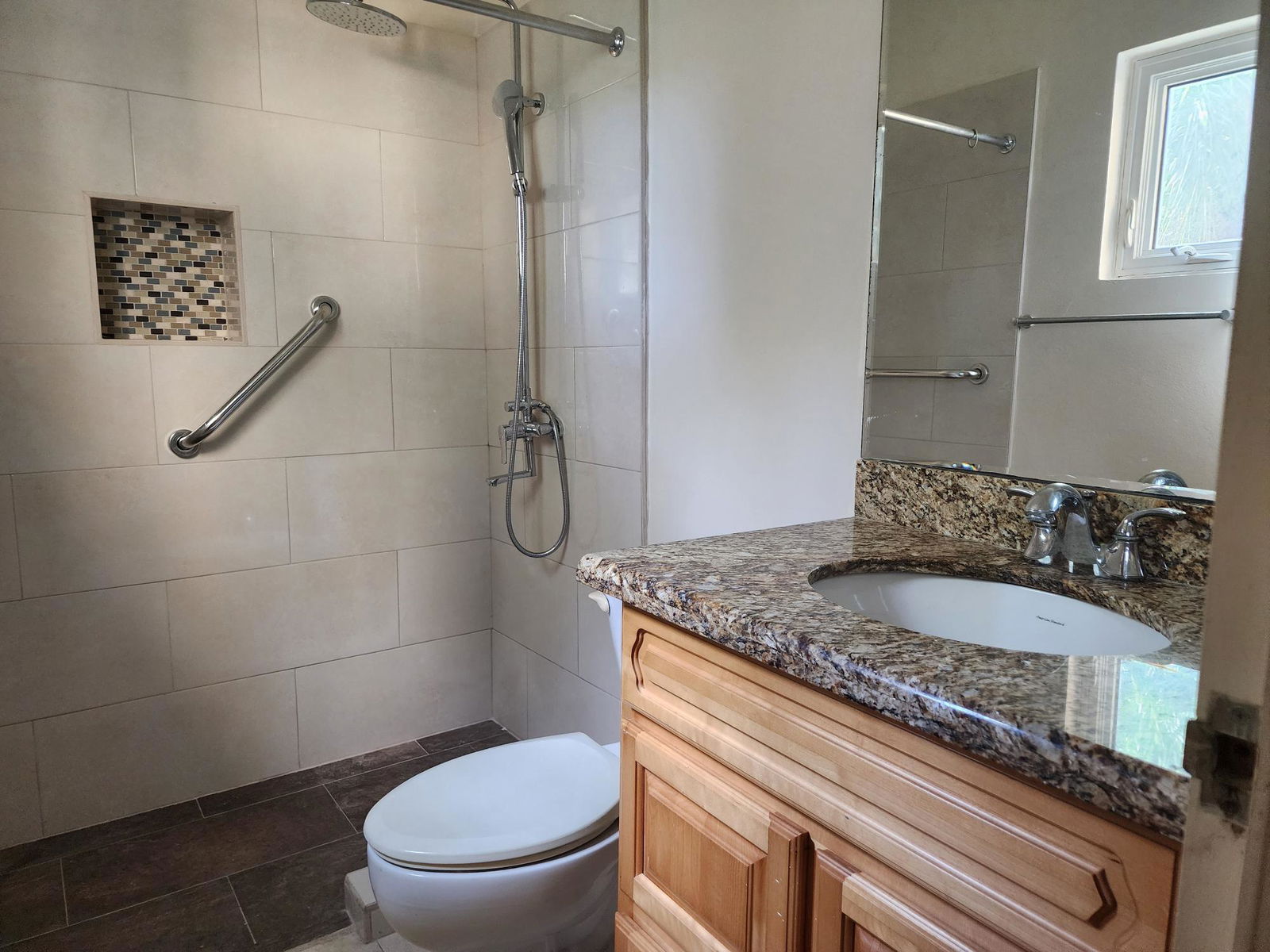 Spacious-5-Bedroom-Townhouse-For-Sale-in-St.-Andrew-Jamaica-11-19-21-Farringdon-Drive Seventh image of 11-19-21 Farringdon Drive in Kingston 6, St. Andrew, Jamaica - property is For Sale