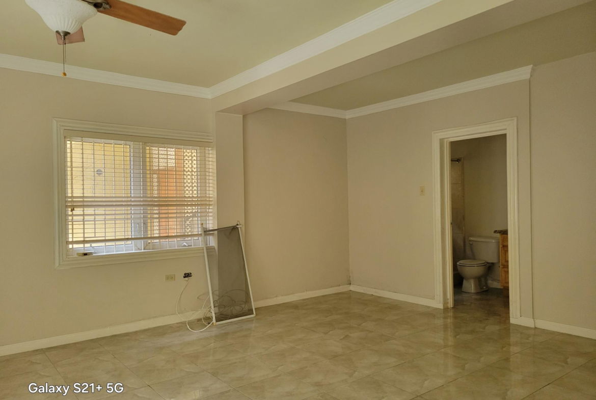 Tenth image of 11-19-21 Farringdon Drive in Kingston 6, St. Andrew, Jamaica - property is For Sale