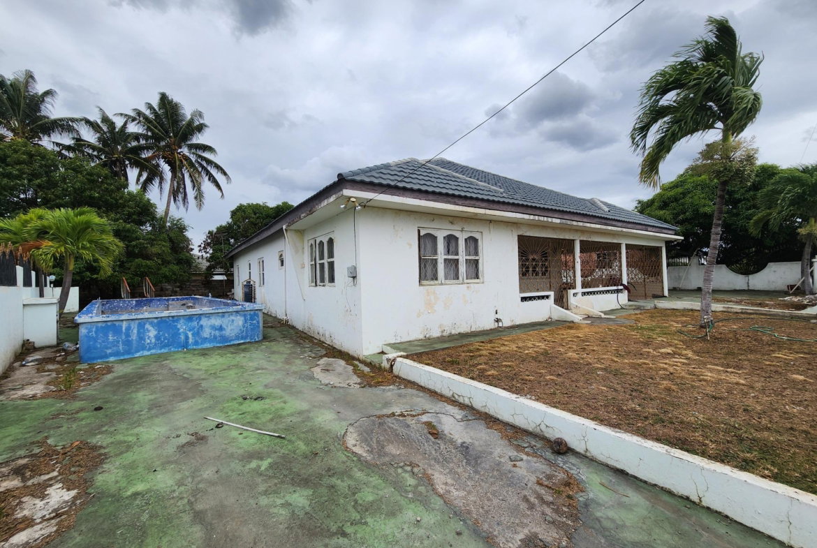 Tenth image of 15 Eli Drive in May Pen, Clarendon, Jamaica - property is For Sale