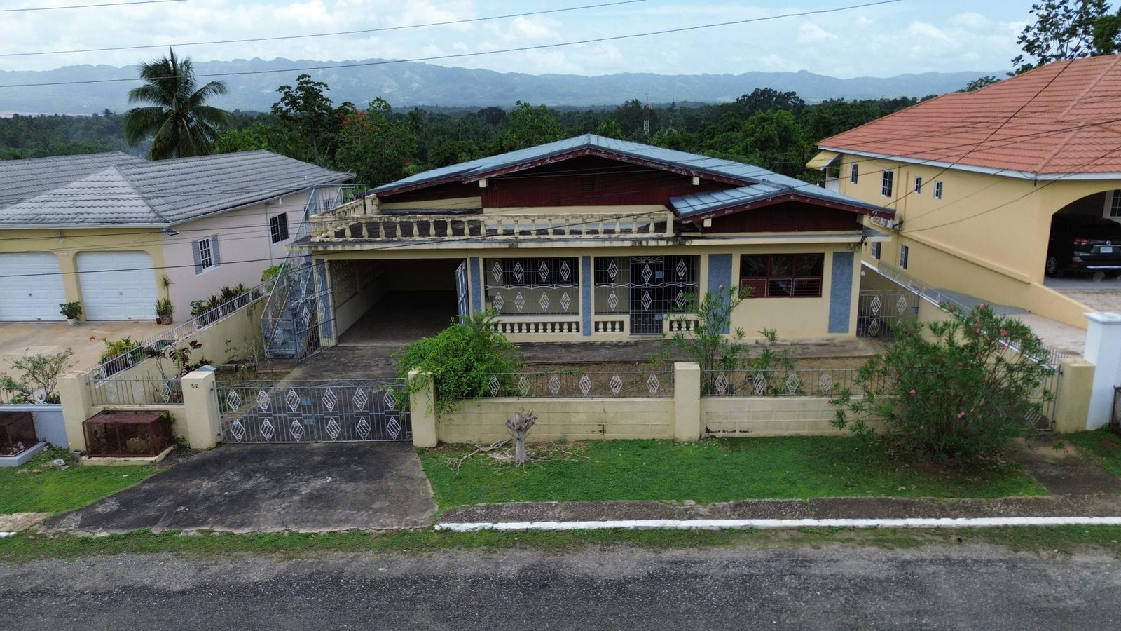 First image of 52 Wellington Close in Linstead, St. Catherine, Jamaica - property is For Sale