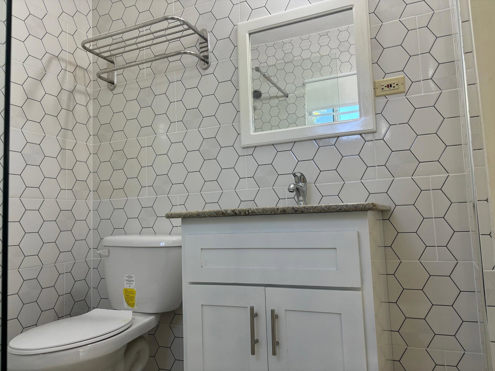 Spacious-One-Bedroom-Apartment-for-Rent-in-Ironshore-St.-James-Jamaica Seventh image of 1-462 Dorchester Drive in Ironshore, St. James, Jamaica - property is For Rent