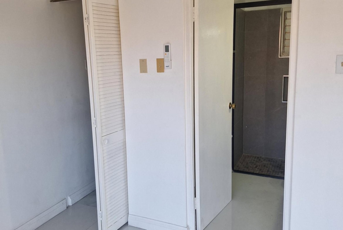 Second image of 204-15 1/2 Kensington Crescent in Kingston 5, St. Andrew, Jamaica - property is For Rent