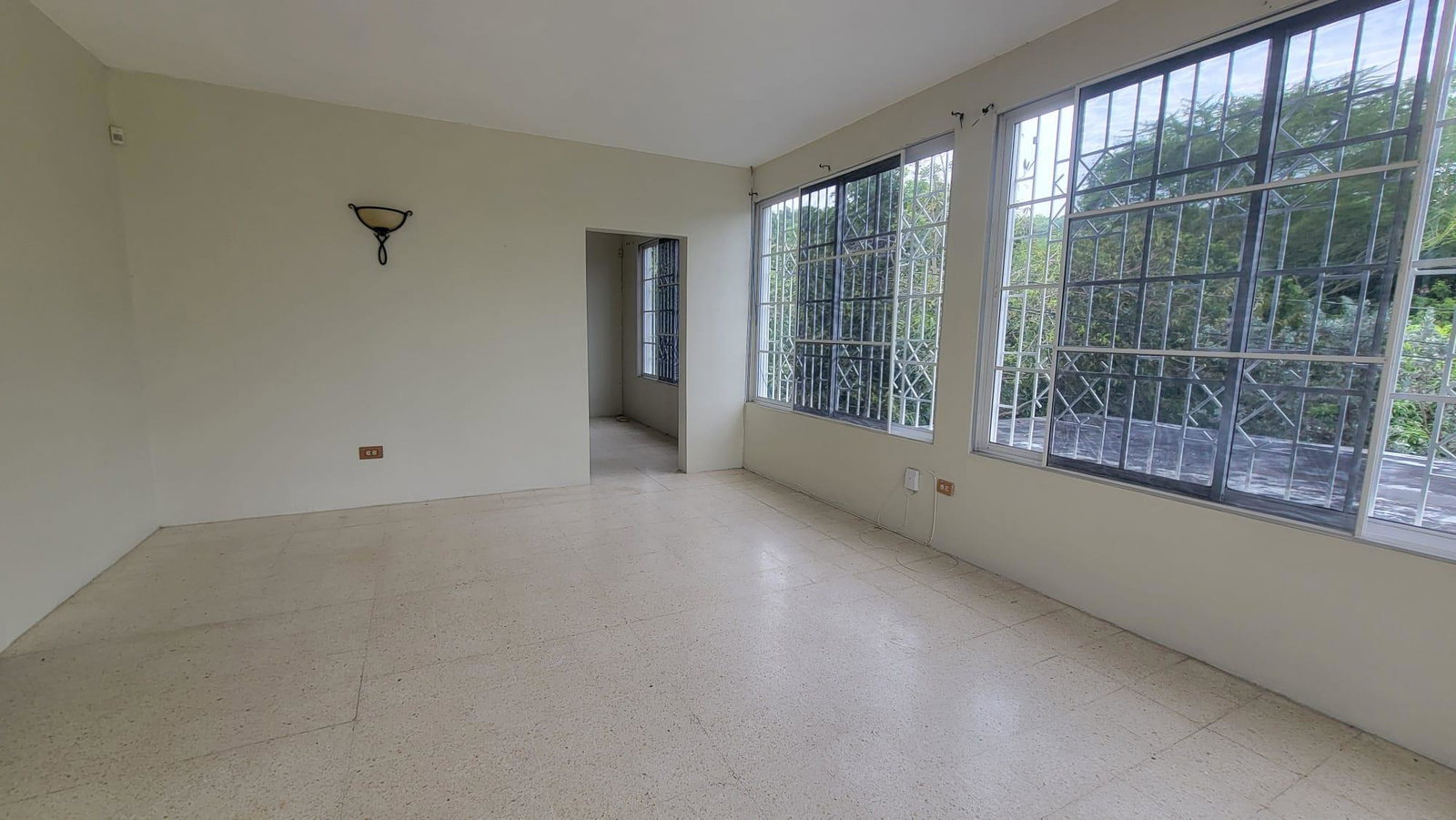 Stunning-6-Bedroom-Home-for-Sale-in-Sterling-Castle-Red-Hills-Jamaica Twenty-Fifth image of 6 Powell Close Sterling Cas in Kingston 19, St. Andrew, Jamaica - property is For Sale