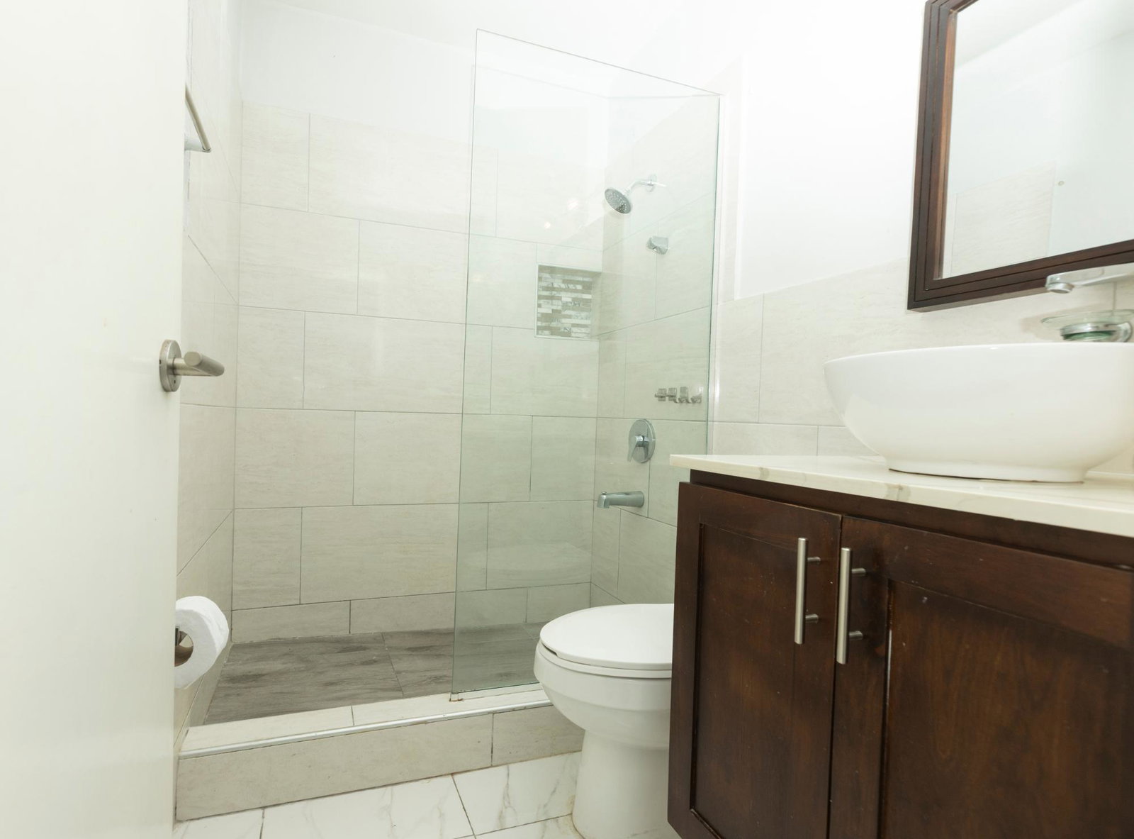 Eighth image of 17-11 Central Avenue in Kingston 8, St. Andrew, Jamaica - property is For Sale