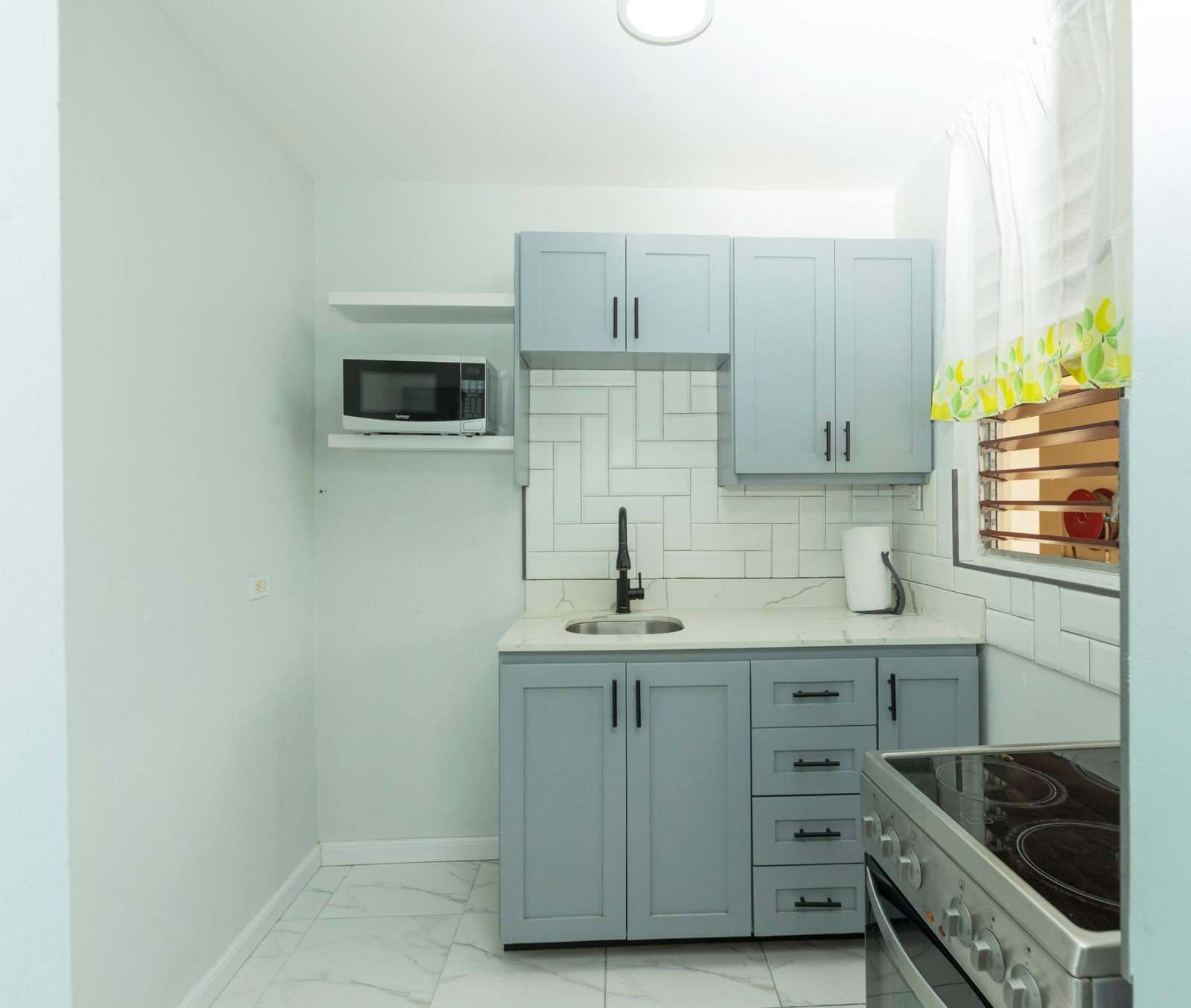 Ninth image of 17-11 Central Avenue in Kingston 8, St. Andrew, Jamaica - property is For Sale