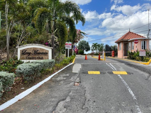 First image of 16 East Mountain Pride, King in Kingston 6, St. Andrew, Jamaica - property is For Rent