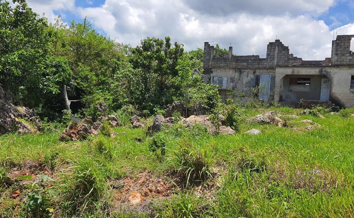 Second image of Lincoln in Lincoln, Manchester, Jamaica - property is For Sale