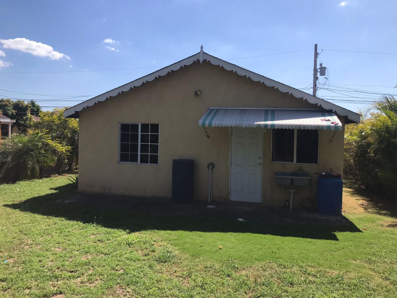 Seventh image of 998 Lagoon Circle (phase 3) in Old Harbour, St. Catherine, Jamaica - property is For Rent