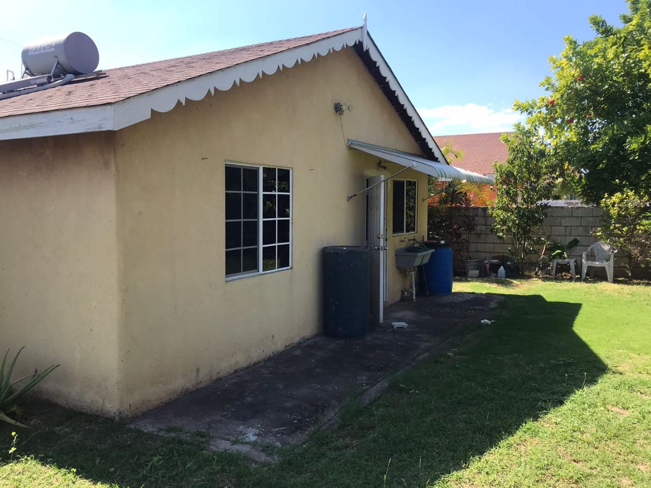 Eighth image of 998 Lagoon Circle (phase 3) in Old Harbour, St. Catherine, Jamaica - property is For Rent