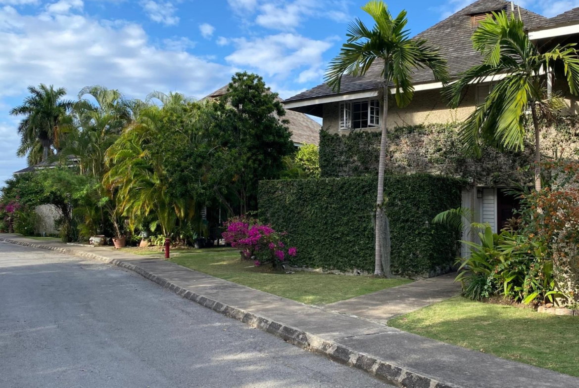 Twenty-Second image of T/h No. 5-anchorage Tony Hart Boulevard in Montego Bay, St. James, Jamaica - property is For Rent