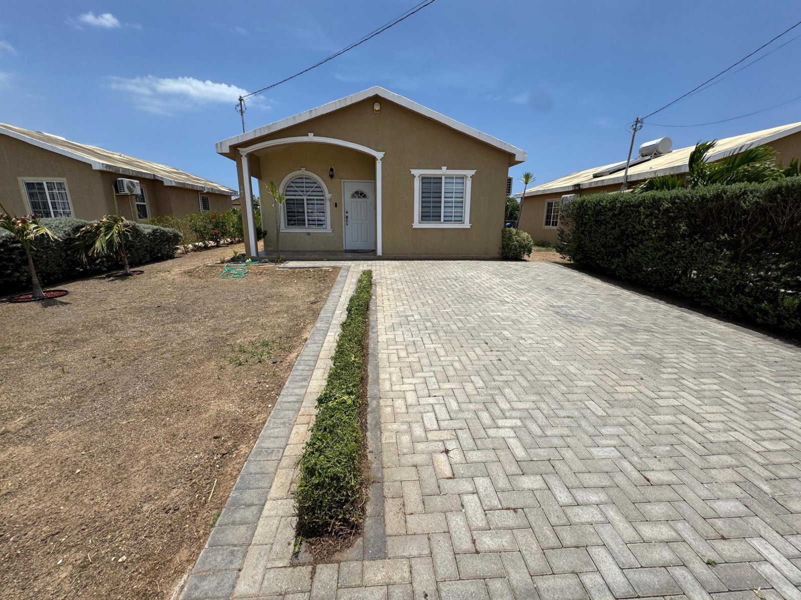 First image of 1424 Phoenix Park Village Ph4 in Phoenix Park, St. Catherine, Jamaica - property is For Rent