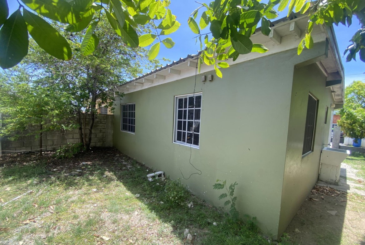 Fifth image of 915 Braeton New Town in Braeton Newtown, St. Catherine, Jamaica - property is For Sale