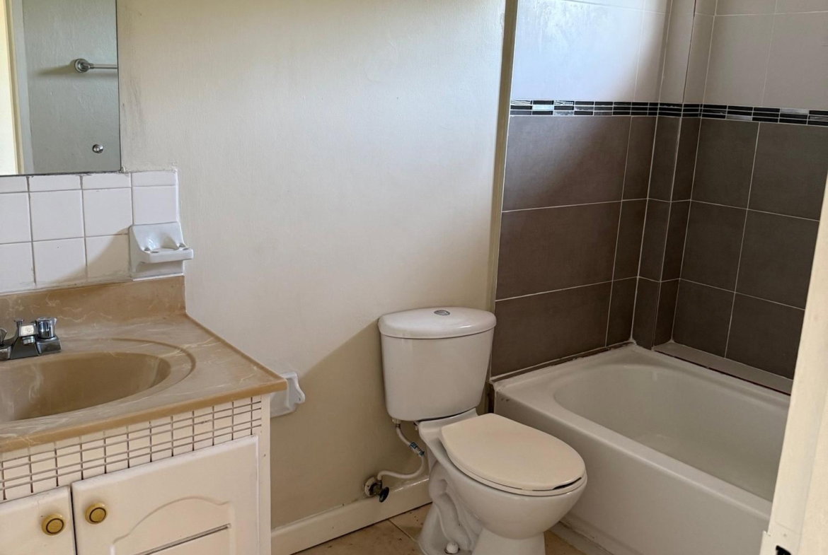 Thirteenth image of 21 Pangola Avenue, Kingston in Kingston 6, St. Andrew, Jamaica - property is For Rent