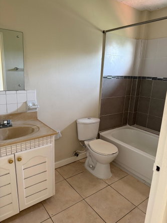 Thirteenth image of 21 Pangola Avenue, Kingston in Kingston 6, St. Andrew, Jamaica - property is For Rent