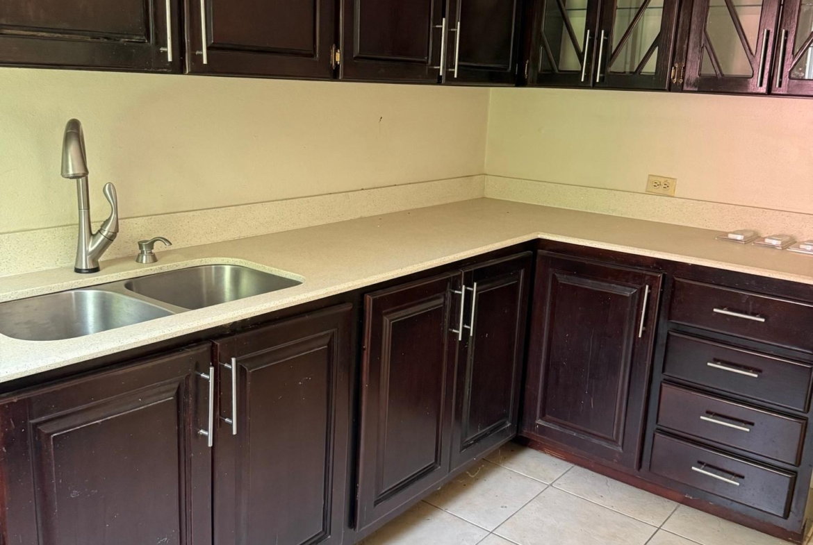 Fifth image of 21 Pangola Avenue, Kingston in Kingston 6, St. Andrew, Jamaica - property is For Rent