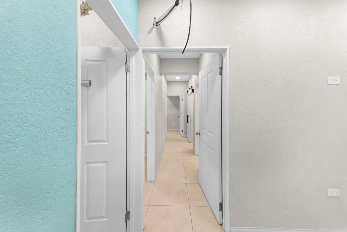 Seventh image of Unit 2-90b Red Hills rd in Red Hills, St. Andrew, Jamaica - property is For Rent