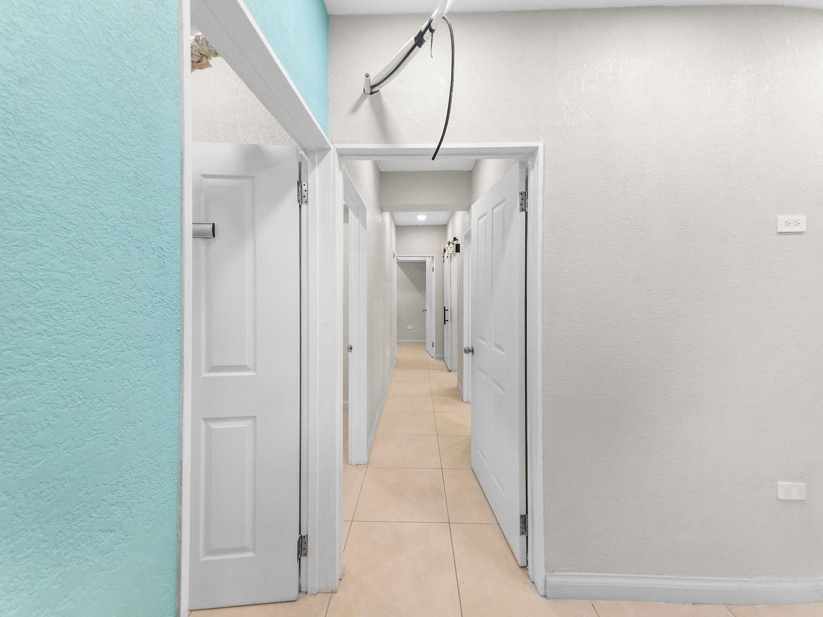 Seventh image of Unit 2-90b Red Hills rd in Red Hills, St. Andrew, Jamaica - property is For Rent