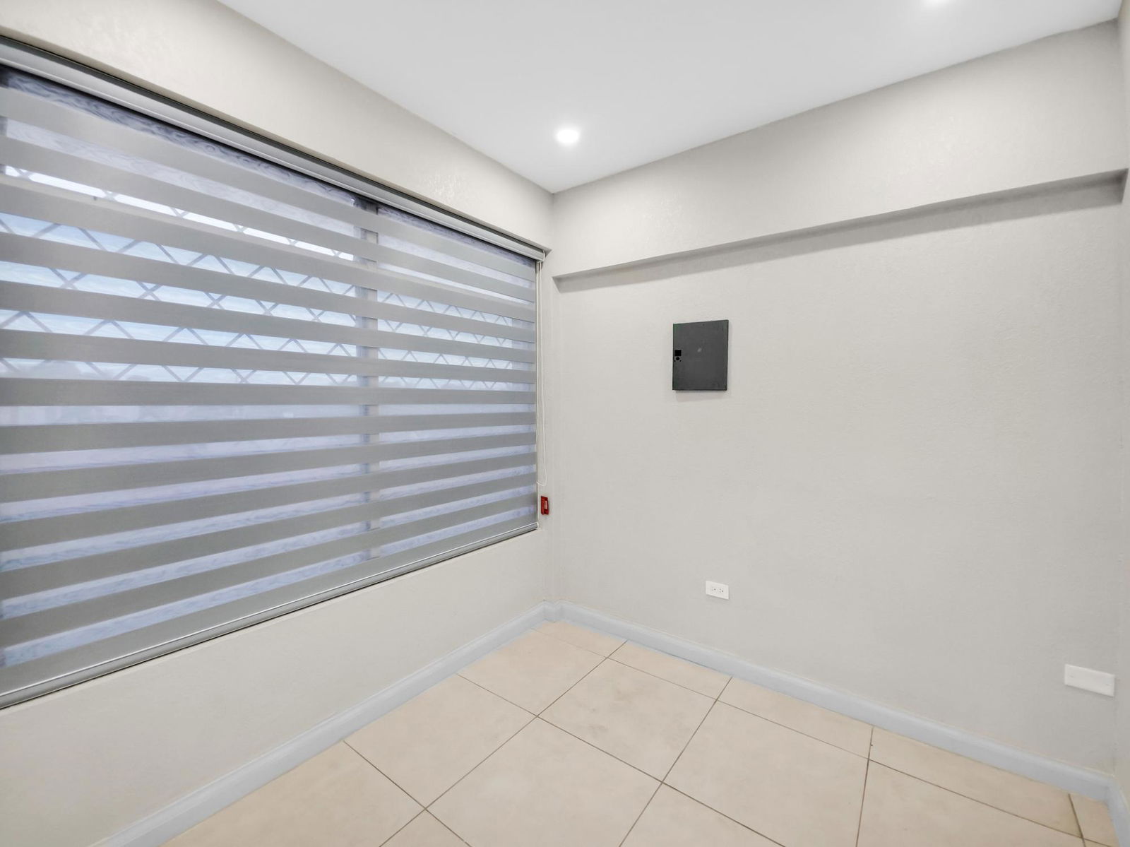 Fourth image of Unit 5-90b Red Hills rd in Red Hills, St. Andrew, Jamaica - property is For Rent