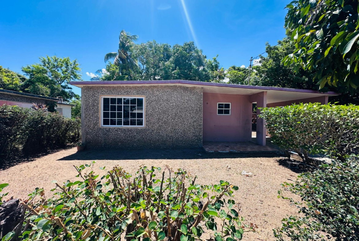 Eighteenth image of 17 Laura Drive in Ensom City, St. Catherine, Jamaica - property is For Sale
