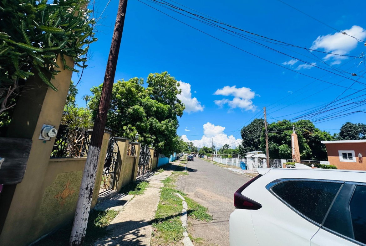 Nineteenth image of 17 Laura Drive in Ensom City, St. Catherine, Jamaica - property is For Sale