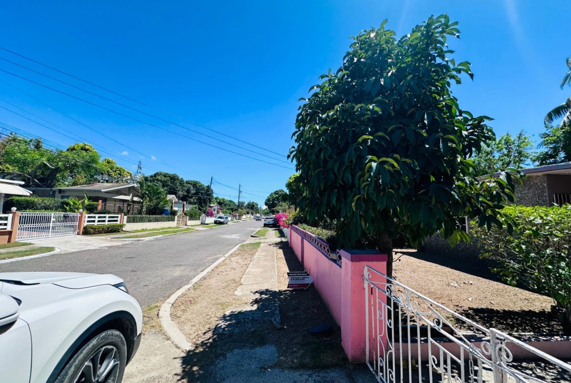 Twentieth image of 17 Laura Drive in Ensom City, St. Catherine, Jamaica - property is For Sale