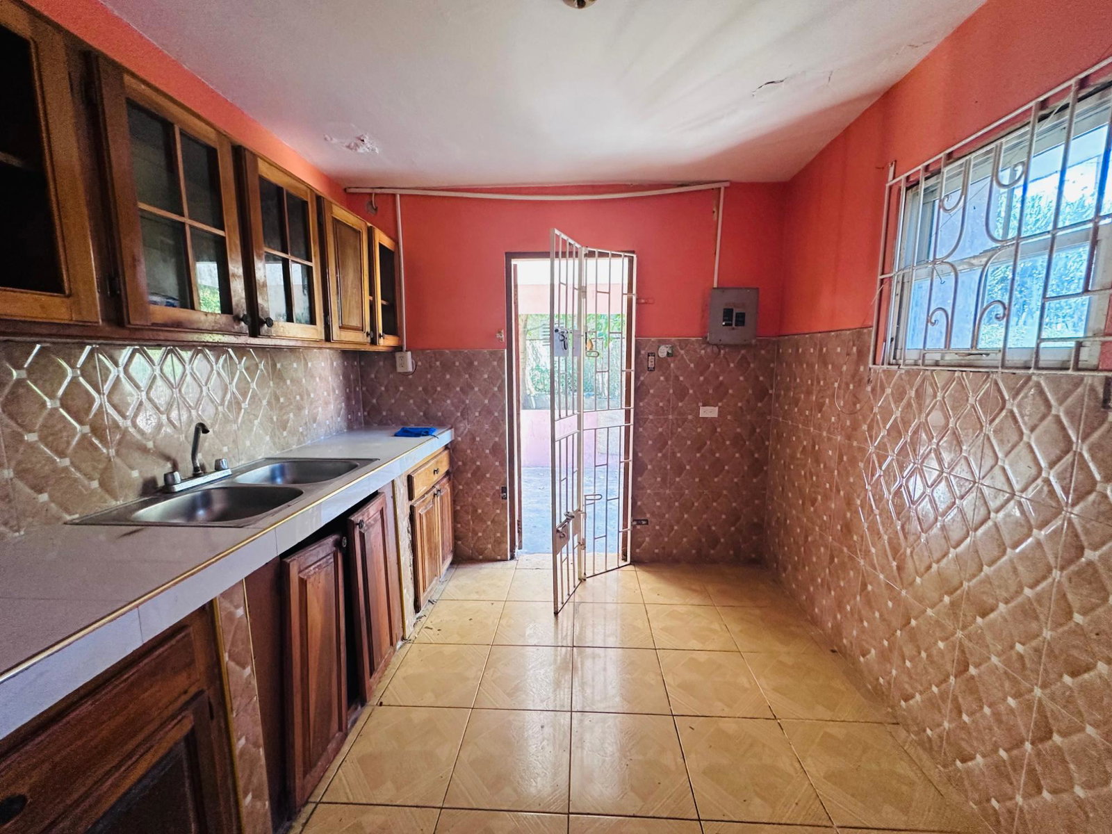 Affordable-Fixer-Upper-House-for-Sale-in-St.-Catherine-Jamaica-–-17-Laura-Drive Seventh image of 17 Laura Drive in Ensom City, St. Catherine, Jamaica - property is For Sale