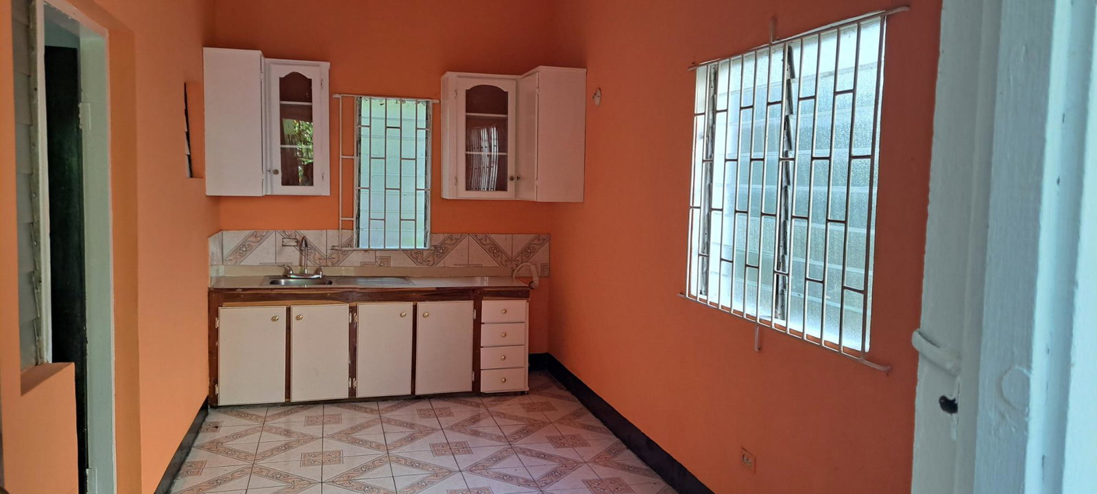 Charming-2-Bedroom-Apartment-for-Rent-in-St.-Andrew-Jamaica-18-Candlewood-Place Second image of 18 Candlewood Place in Kingston 20, St. Andrew, Jamaica - property is For Rent