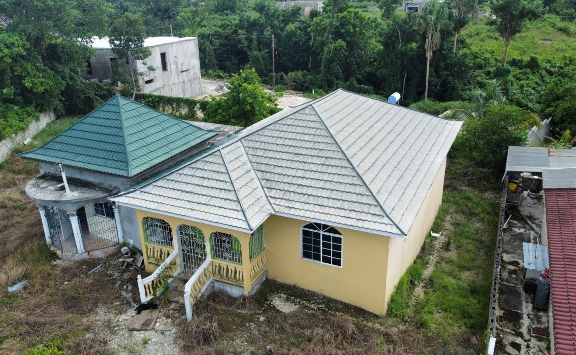 Eighth image of 62 Beadles Blvd Santa Cru in Santa Cruz, St. Elizabeth, Jamaica - property is For Sale
