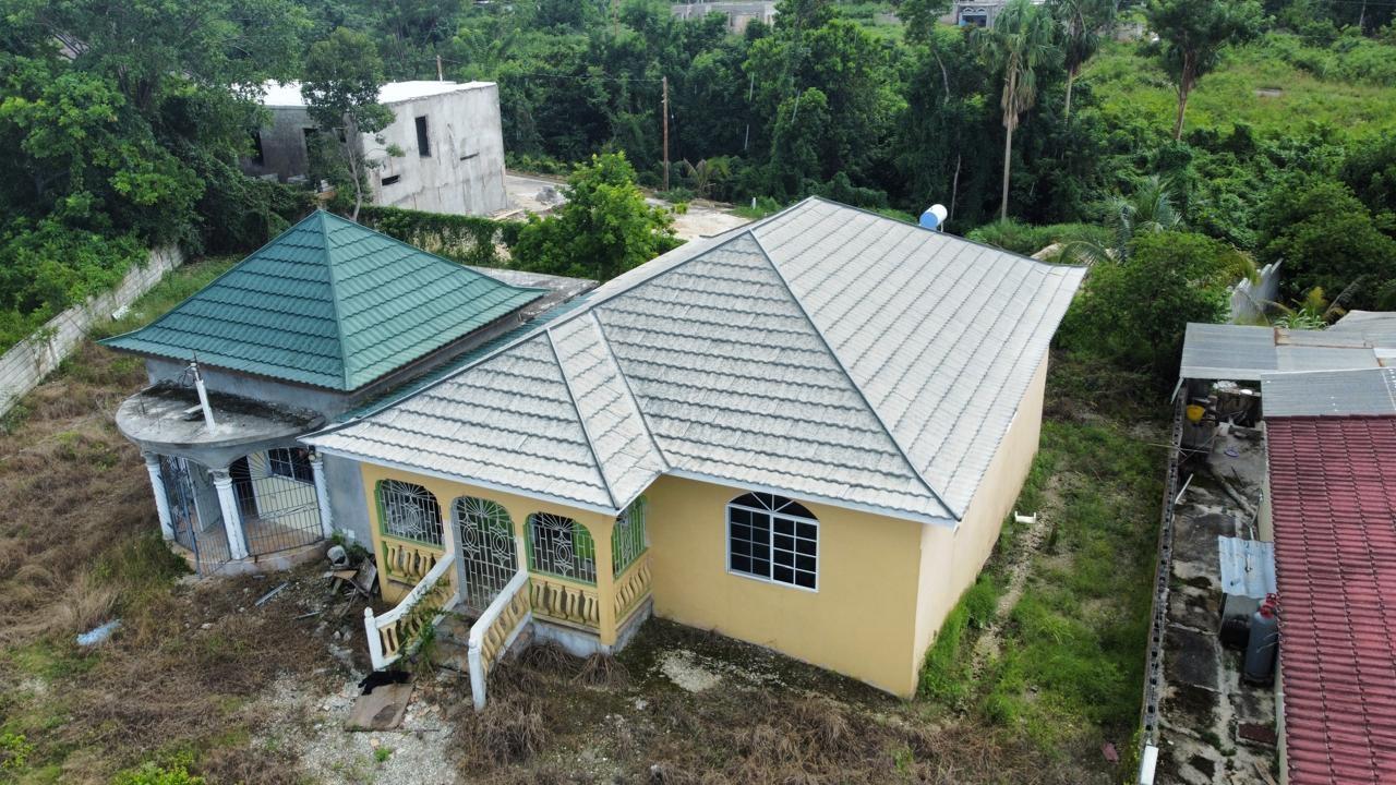Eighth image of 62 Beadles Blvd Santa Cru in Santa Cruz, St. Elizabeth, Jamaica - property is For Sale