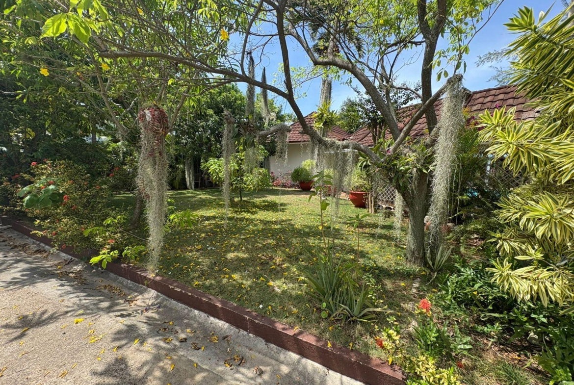 Seventeenth image of 4 Mary Sunley Crescent, Car in Runaway Bay, St. Ann, Jamaica - property is For Sale