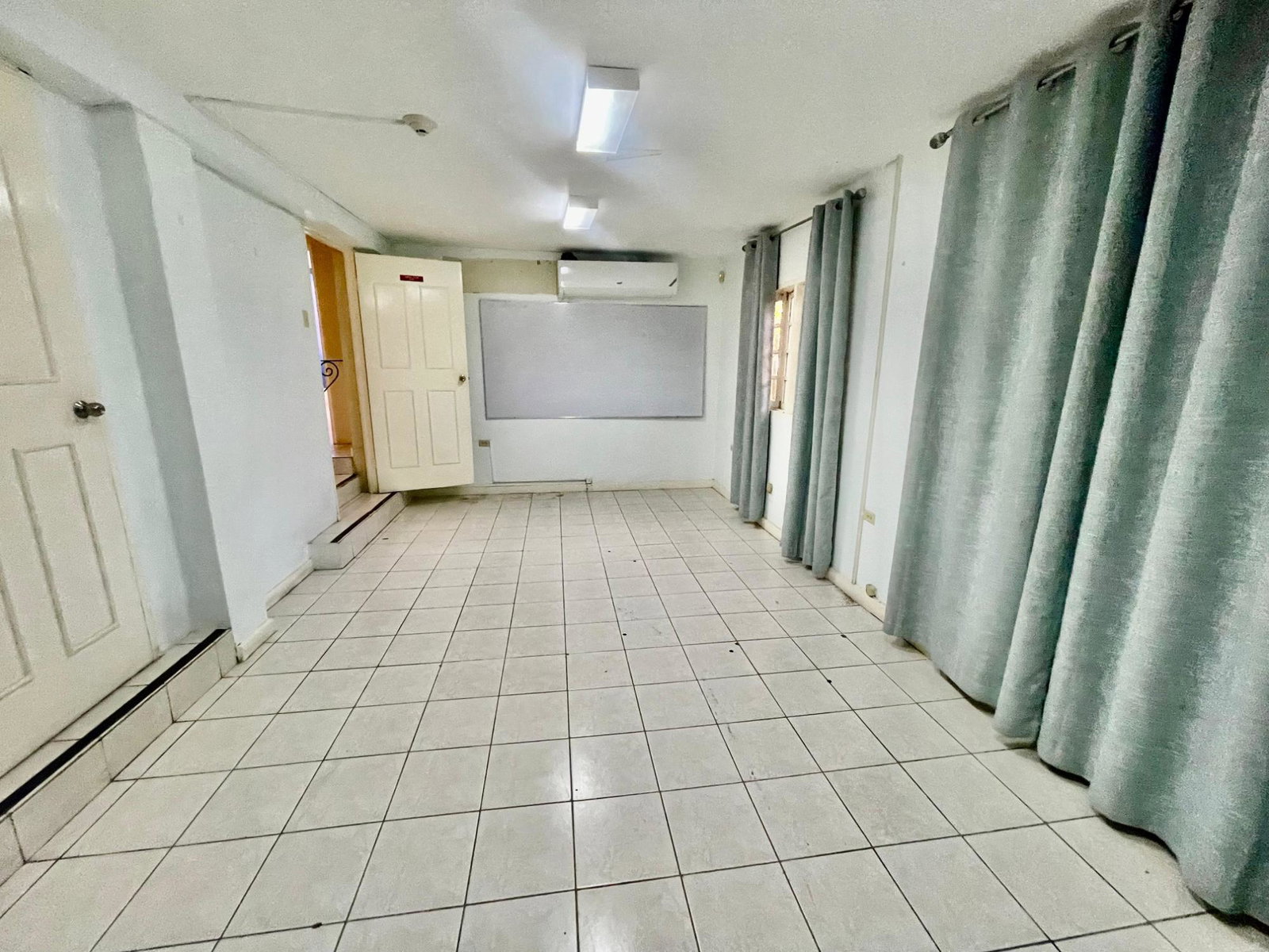 Seventh image of Braemar Avenue in Kingston 10, St. Andrew, Jamaica - property is For Rent