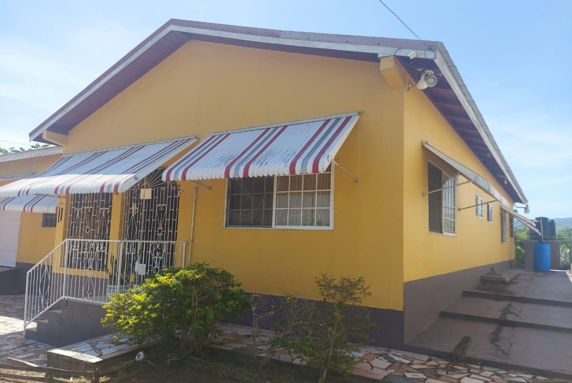 Second image of 19 Horizon Park, Santa Cruz in Santa Cruz, St. Elizabeth, Jamaica - property is For Sale