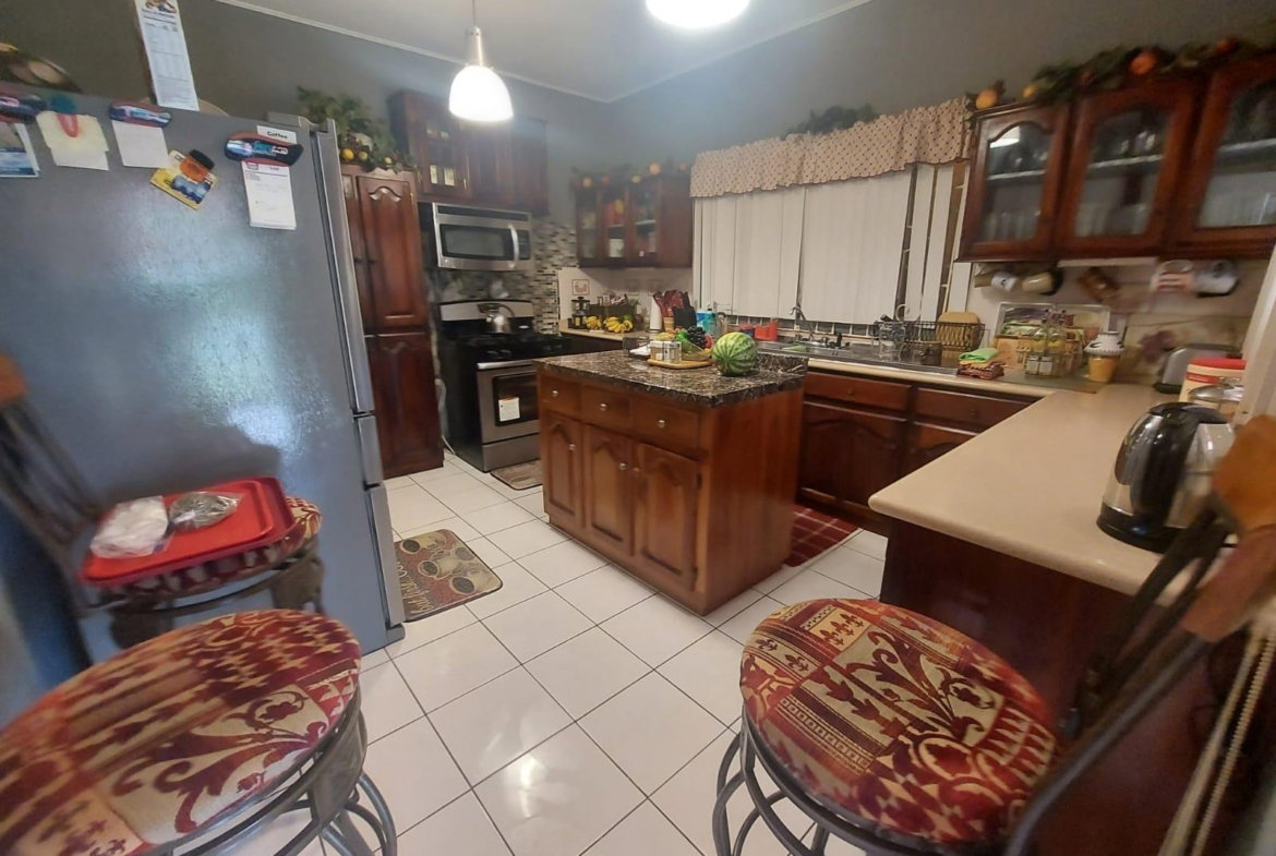 Tenth image of 19 Horizon Park, Santa Cruz in Santa Cruz, St. Elizabeth, Jamaica - property is For Sale