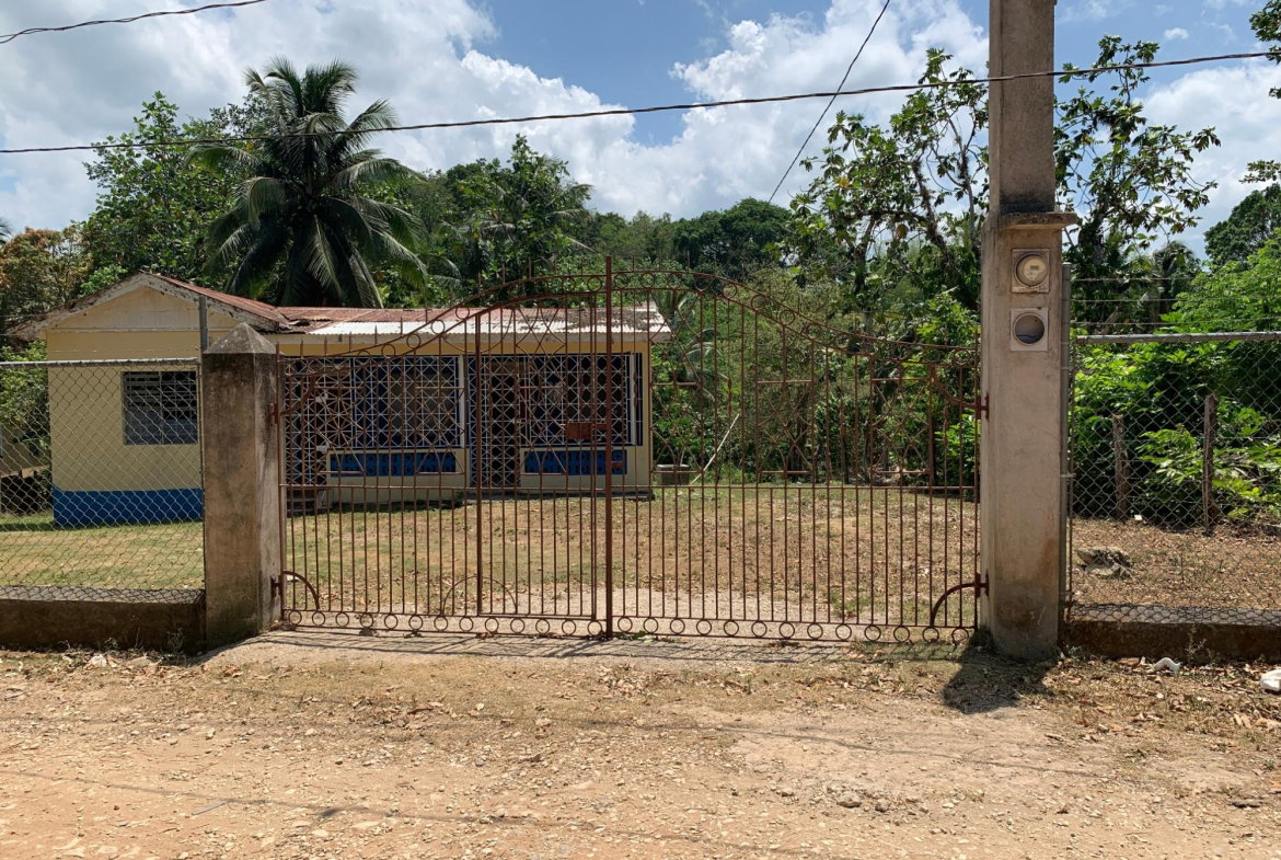 Tenth image of Bunker's Hill in Bunkers Hill, Trelawny, Jamaica - property is For Sale
