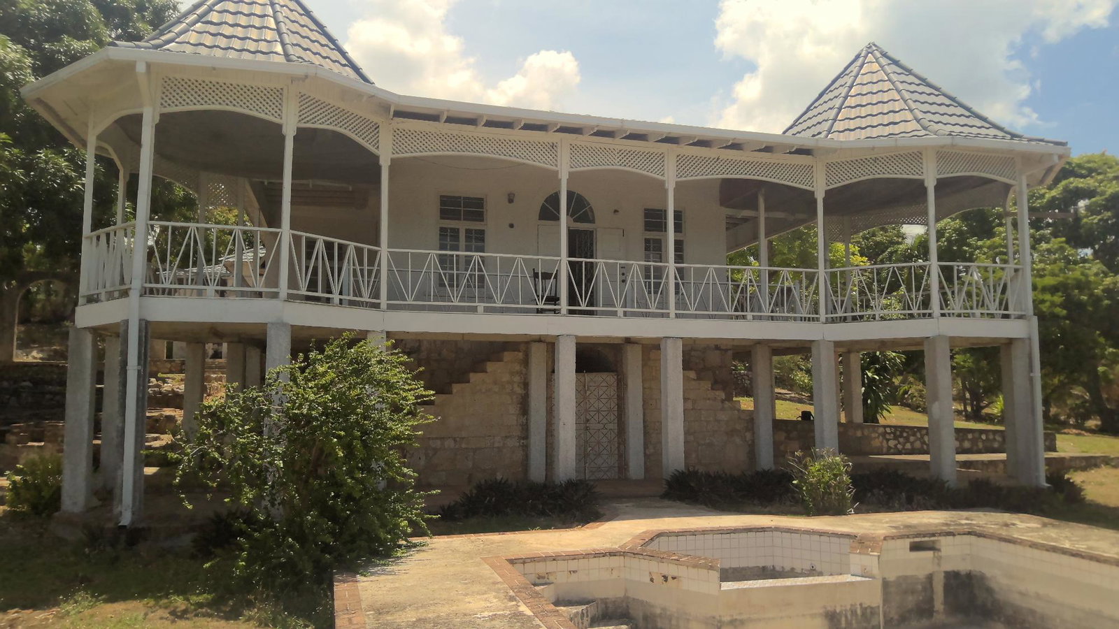 Grand-4-Bedroom-Oceanview-Estate-for-Sale-in-Discovery-Bay-St.-Ann-Jamaica Sixth image of Lot 11-16 Discovery Bay in Discovery Bay, St. Ann, Jamaica - property is For Sale