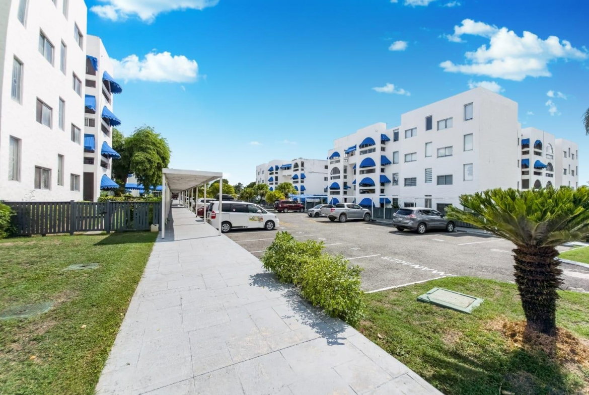 Twenty-First image of 1h West-17 Kingsway in Kingston 10, St. Andrew, Jamaica - property is For Sale