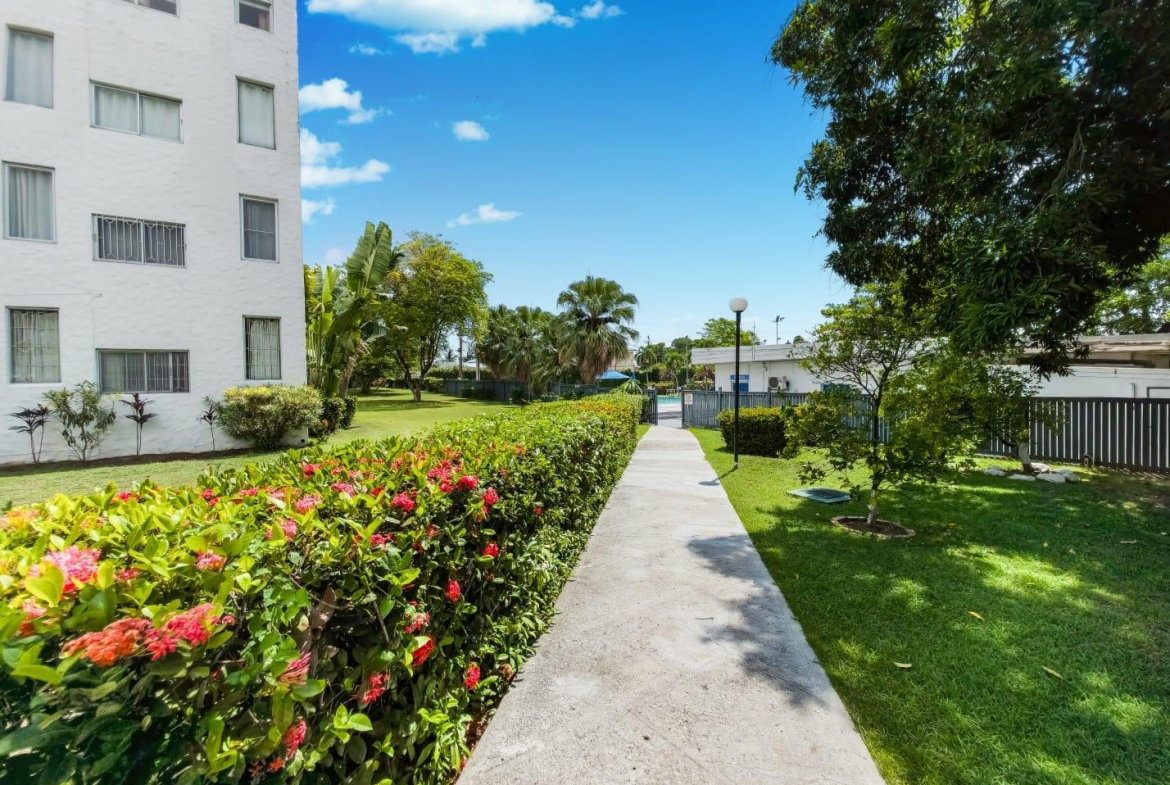 Twenty-Fourth image of 1h West-17 Kingsway in Kingston 10, St. Andrew, Jamaica - property is For Sale