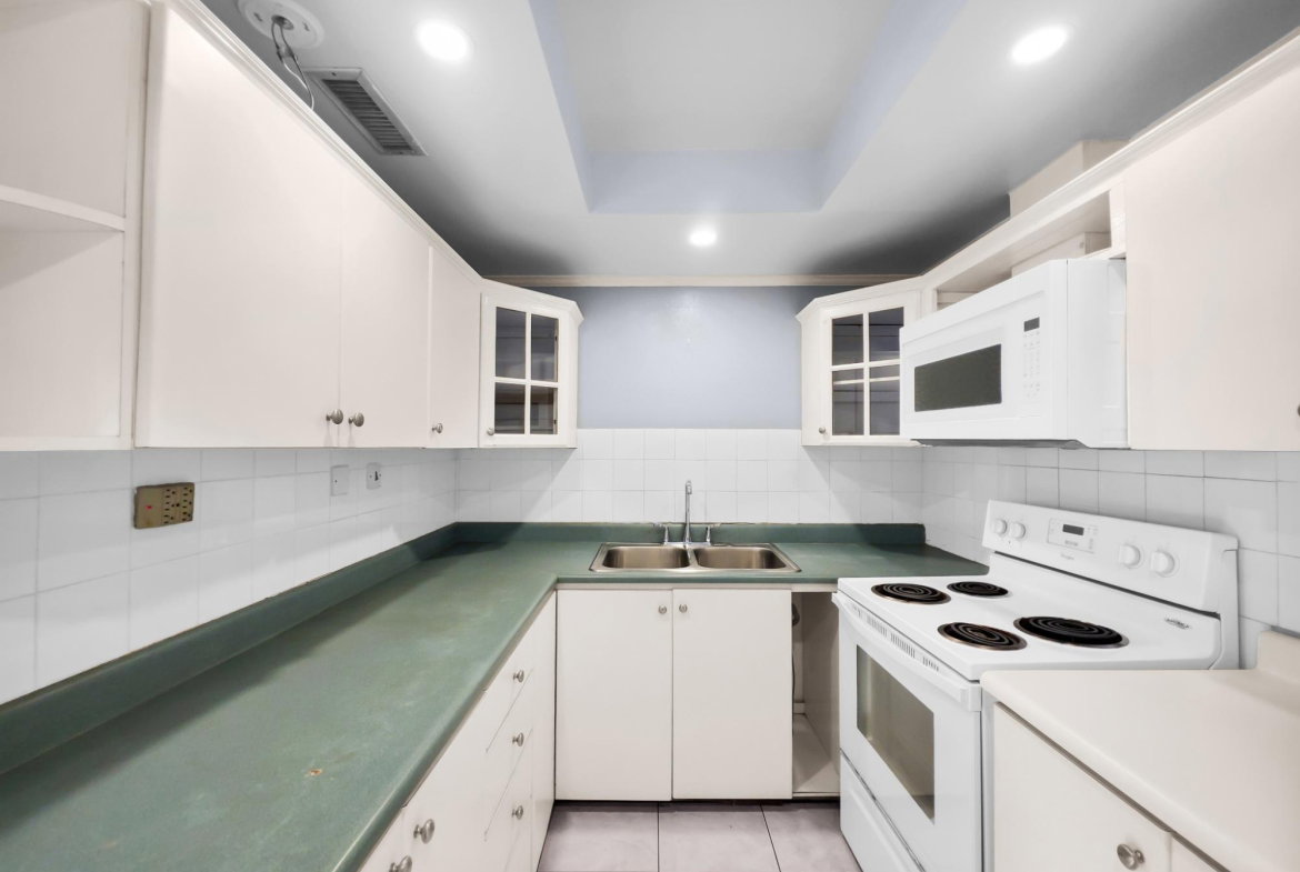 Seventh image of 1h West-17 Kingsway in Kingston 10, St. Andrew, Jamaica - property is For Sale