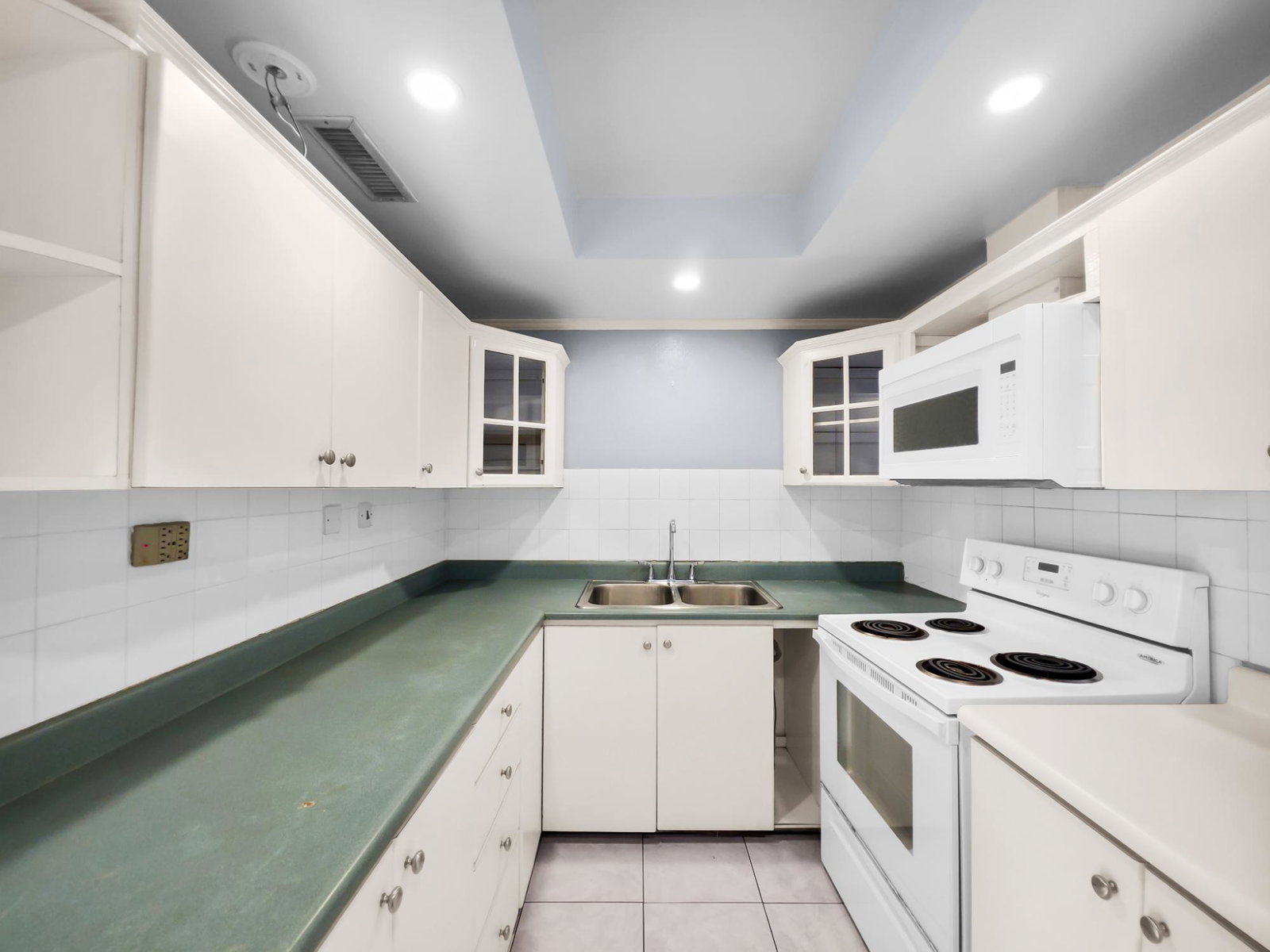 Seventh image of 1h West-17 Kingsway in Kingston 10, St. Andrew, Jamaica - property is For Sale