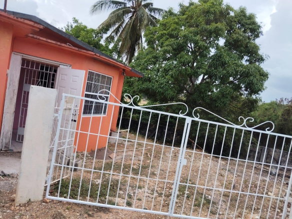 First image of 274 Lily Place in May Pen, Clarendon, Jamaica - property is For Sale