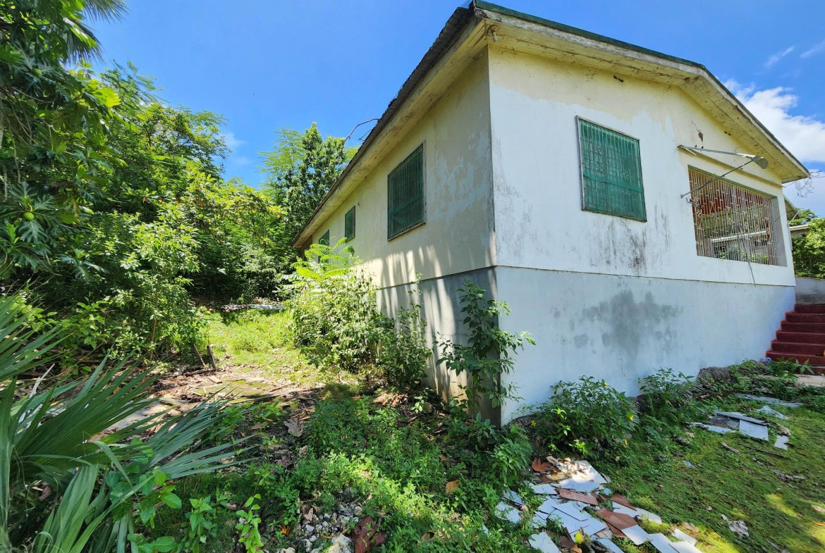 Twelfth image of Seven Corners in Santa Cruz, St. Elizabeth, Jamaica - property is For Sale