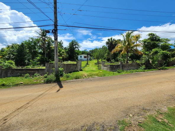 Sixteenth image of Seven Corners in Santa Cruz, St. Elizabeth, Jamaica - property is For Sale