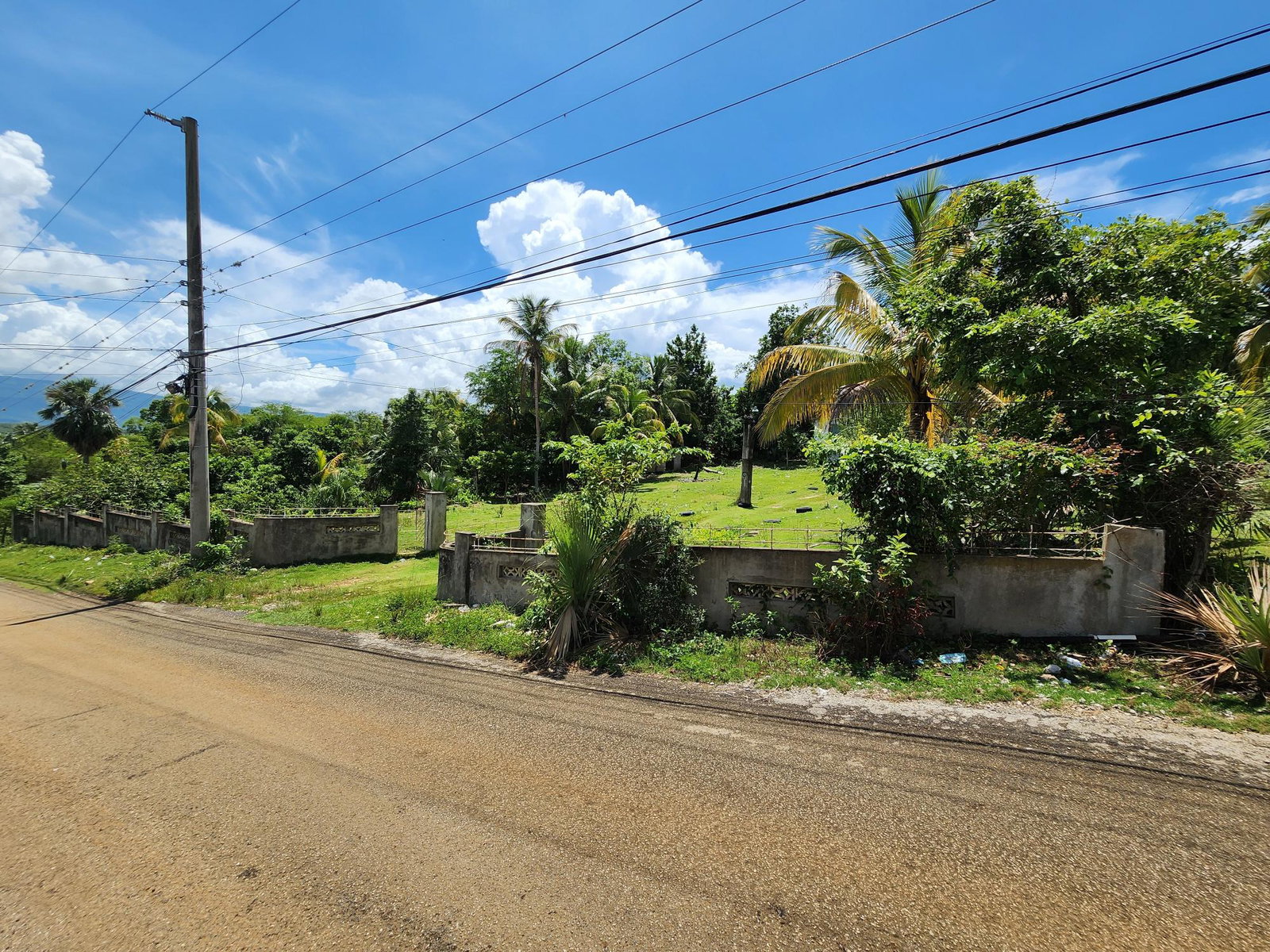 Seventeenth image of Seven Corners in Santa Cruz, St. Elizabeth, Jamaica - property is For Sale